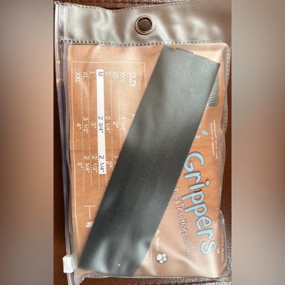 146. NWT Dog Quality Grippers Non-Slip Dog Socks (M) - Picture 5 of 14